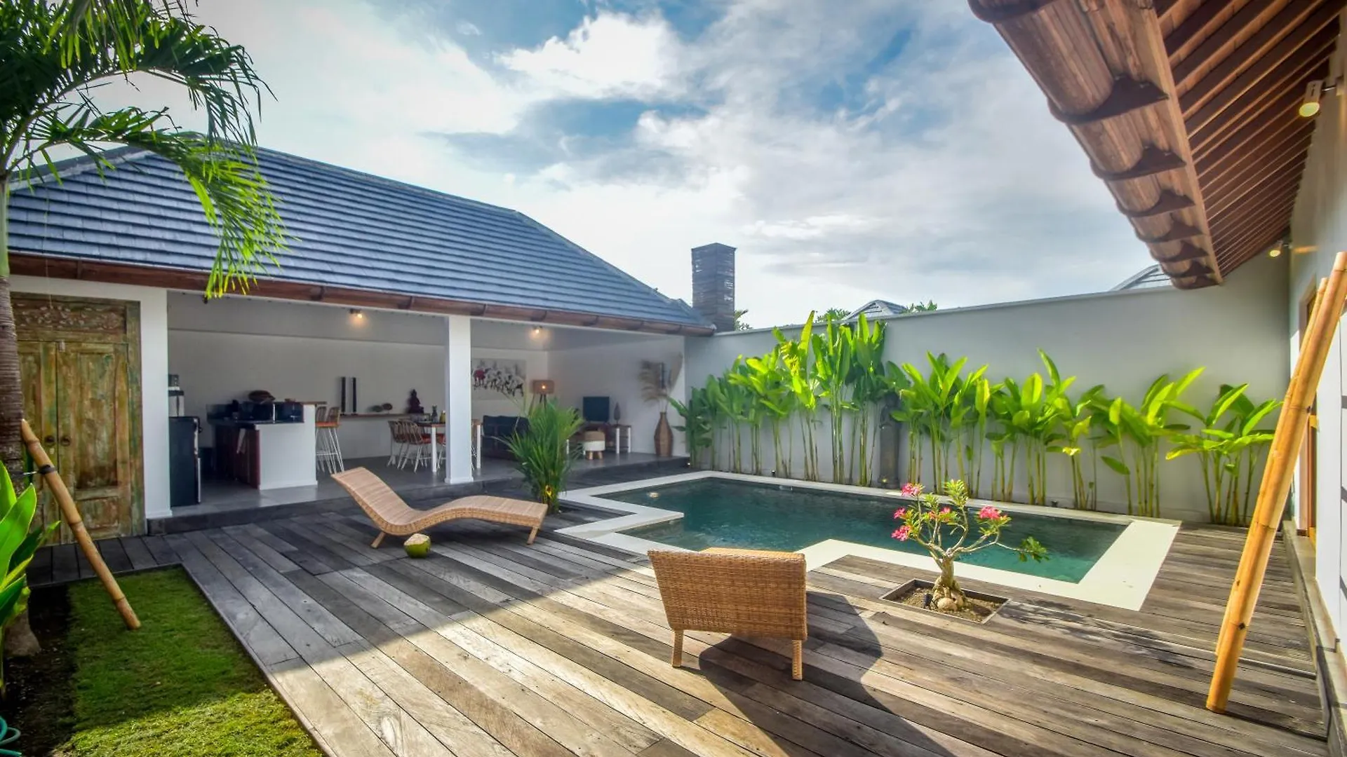Villa Mana Tea 2 Bedrooms & Pool Seminyak